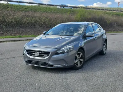 Usata Volvo V40 114 CV (83 kW) 2014 Grigio Berlina