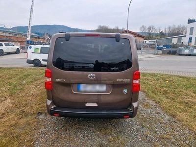 Gebraucht Toyota Verso-S 177 PS (130 kW) 2020 Braun Van / Kleinbus