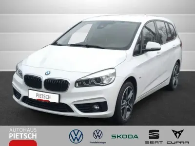 Gebraucht BMW 220 Gran Tourer Sport Line 192 PS (141 kW) 2016 Weiss Van / Kleinbus