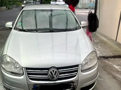 Gebraucht VW Jetta 105 PS (77 kW) 2008 Silber Limousine