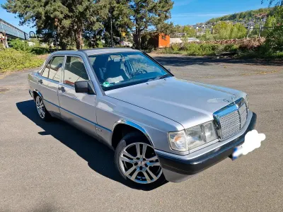 Brugt Mercedes 190 119 HK (87 kW) 1993 Sølv Sedan