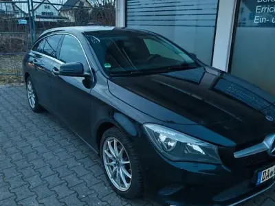 Gebraucht Mercedes CLA220 Shooting Brake 177 PS (130 kW) 2017 Schwarz Kombi