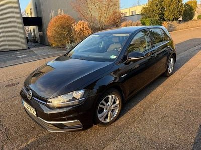 Gebraucht VW Golf VII 131 PS (96 kW) 2018 Schwarz Limousine
