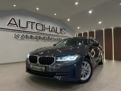Gebraucht BMW 545e Sport Line 394 PS (289 kW) 2021 Grau Limousine