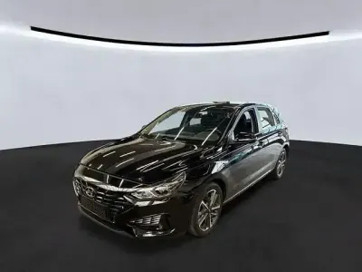 Gebraucht Hyundai i30 Trend 120 PS (88 kW) 2023 Schwarz Limousine