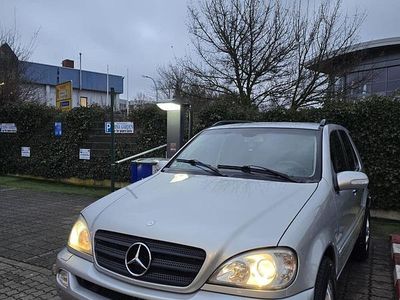 Gebraucht Mercedes ML270 163 PS (119 kW) 2003 Grau SUV
