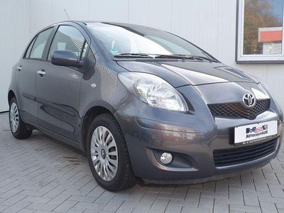 Grau Gebraucht 2010 Toyota Yaris Limousine | 5.990 € (Teuer)