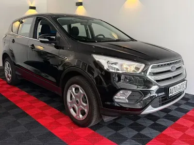 Gebraucht Ford Kuga Trend 120 PS (88 kW) 2019 Schwarz SUV