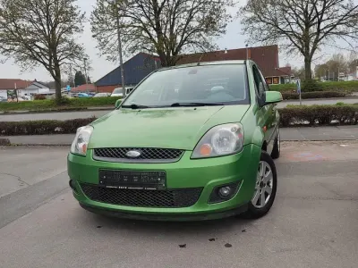 Gebraucht Ford Fiesta 80 PS (58 kW) 2007 Grün Kleinwagen