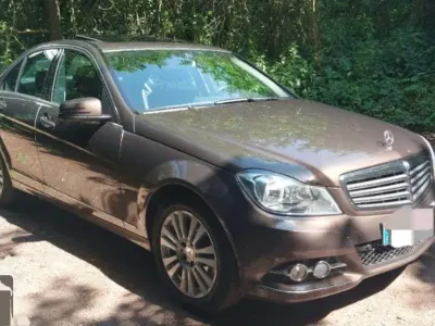 Gebraucht Mercedes C200 Elegance 184 PS (135 kW) 2012 Braun Limousine