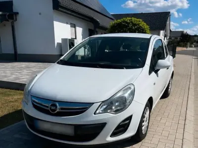 Gebraucht Opel Corsa 67 PS (49 kW) 2012 Weiß Kleinwagen