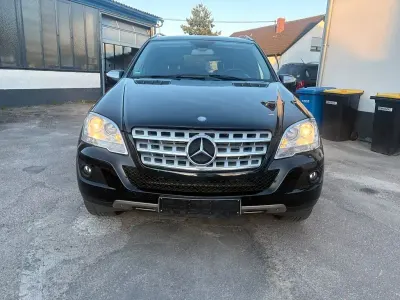 Gebraucht Mercedes ML320 224 PS (164 kW) 2009 Schwarz SUV