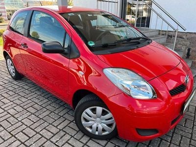 Gebraucht Toyota Yaris Basis 69 PS (50 kW) 2009 Rot Kleinwagen
