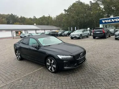 Second-hand Volvo S60 Plus 455 CP (334 kW) 2024 Negru Berlinǎ
