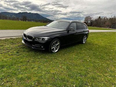 gebraucht BMW 330 330 d xDrive SportLine black shadow mit Inno-paket