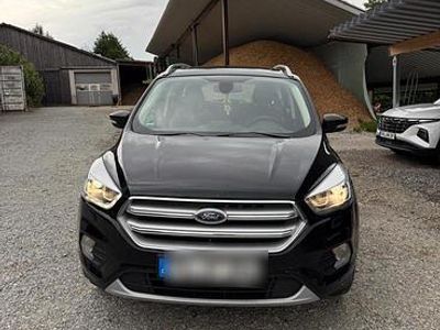 Schwarz Gebraucht 2017 Ford Kuga SUV | 13.500 € (Teuer)