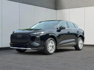 Neu Audi Q3 Sportback Basis 150 PS (110 kW) 2026 Mythosschwarz metallic SUV
