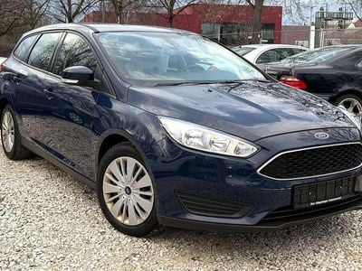 Gebraucht Ford Focus Trend 101 PS (74 kW) 2016 Blau Kombi