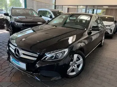 Gebraucht Mercedes C180 156 PS (114 kW) 2015 Schwarz Limousine