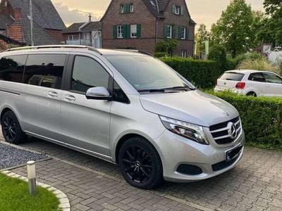 Mercedes V220