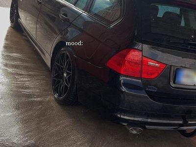 Gebraucht BMW 320 184 PS (135 kW) 2010 Schwarz Kombi