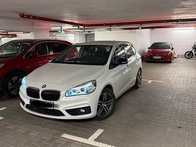 Gebraucht BMW 218 Active Tourer Sport Line 136 PS (100 kW) 2016 Weiß Van / Kleinbus