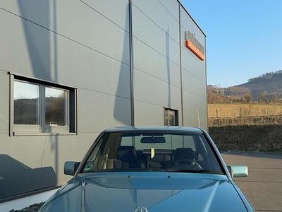Gebraucht Mercedes E260 170 PS (125 kW) 1992 Blau Limousine