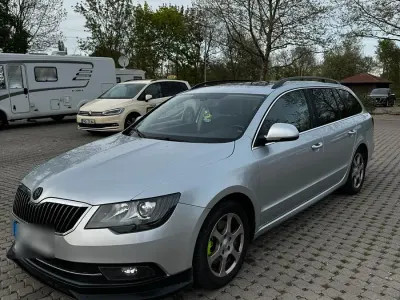Gebraucht Skoda Superb 170 PS (125 kW) 2013 Silber Kombi
