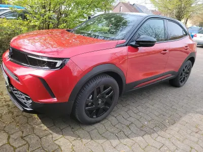 Używany Opel Mokka GS Line 102 KM (75 kW) 2023 Czerwony SUV