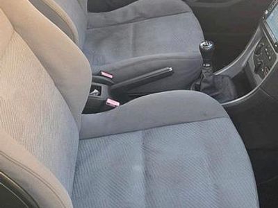 Grün Gebraucht 2002 Peugeot 307 Limousine | 1.500 €