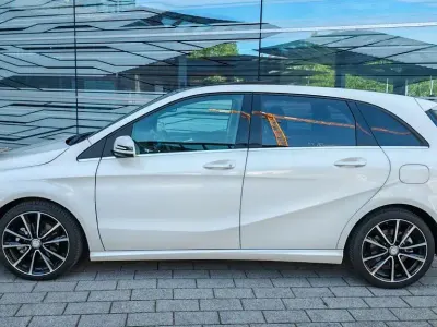 Gebraucht Mercedes B220 177 PS (130 kW) 2018 Weiß Kleinwagen