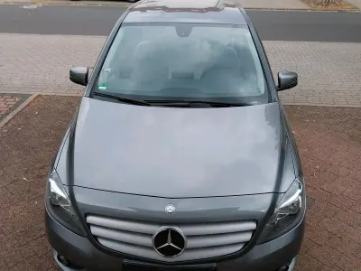 Gebraucht Mercedes B180 122 PS (89 kW) 2014 Grau Kleinwagen