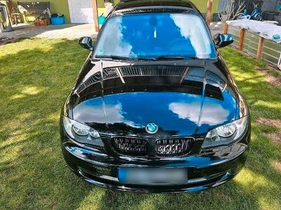 Gebraucht BMW 116 122 PS (89 kW) 2010 Schwarz Kleinwagen