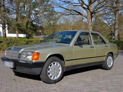 Brugt Mercedes 190 118 HK (86 kW) 1986 Sølv Sedan
