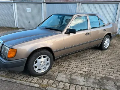 Gebraucht Mercedes E260 160 PS (117 kW) 1987 Braun Limousine