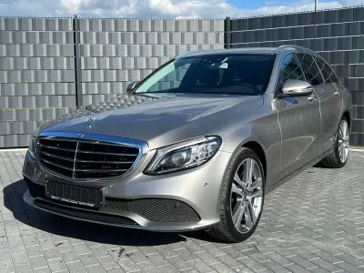 Używany Mercedes C400 Avantgarde 333 KM (244 kW) 2019 Srebrny Sedan/Limuzyna
