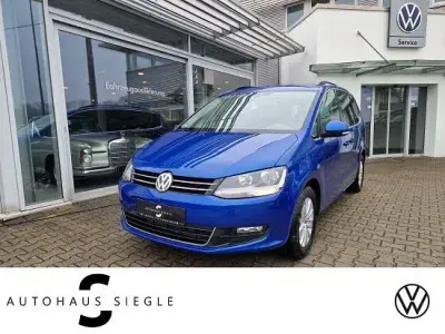 Gebraucht VW Sharan Comfortline 150 PS (110 kW) 2018 Ravennablau Van / Kleinbus