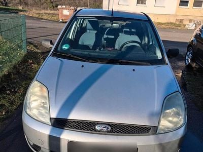 Gebraucht Ford Fiesta 80 PS (58 kW) 2005 Silber Kleinwagen
