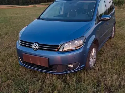 Gebraucht VW Touran Comfortline 140 PS (102 kW) 2013 Blau Van / Kleinbus