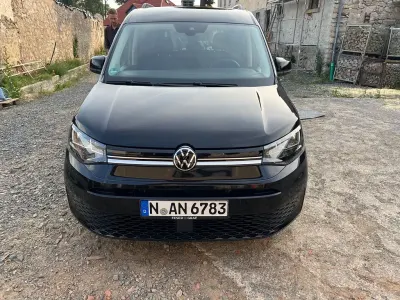 Gebraucht VW Caddy Life 114 PS (83 kW) 2024 Schwarz Van / Kleinbus
