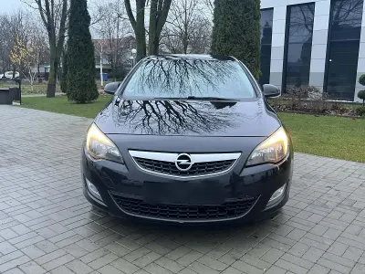 Gebraucht Opel Astra 160 PS (117 kW) 2010 Schwarz Limousine