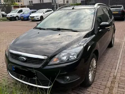Gebraucht Ford Focus 125 PS (91 kW) 2010 Schwarz Limousine