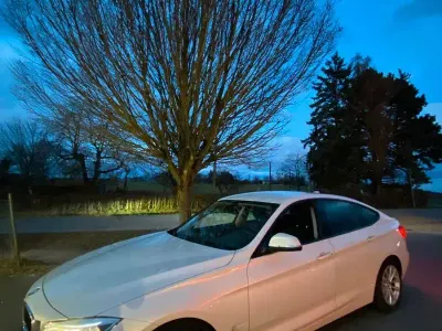 Gebraucht BMW 318 Sport Line 143 PS (105 kW) 2015 Weiß Limousine