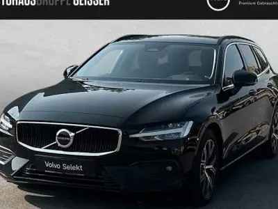Gebraucht Volvo V60 Core 197 PS (144 kW) 2023 Black stone Kombi