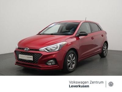 Gebraucht Hyundai i20 Advantage 84 PS (61 kW) 2020 Rot Kleinwagen