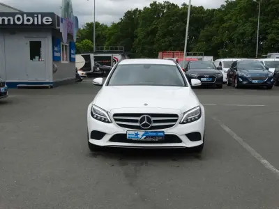 Gebraucht Mercedes C200 184 PS (135 kW) 2020 Polarweiss Kombi