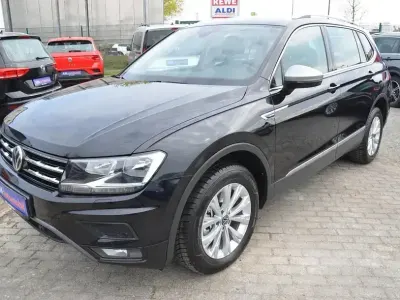 Gebraucht VW Tiguan Allspace Comfortline 150 PS (110 kW) 2021 Deep black perleffekt (metallic) SUV