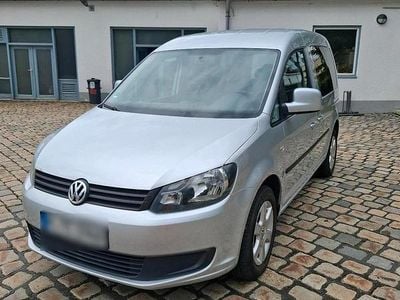Begagnad VW Caddy 105 HK (77 kW) 2012 Silver Minibuss