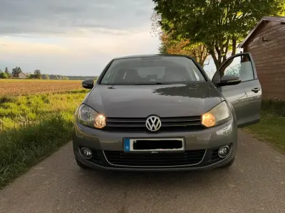 Gebraucht VW Golf VI 122 PS (89 kW) 2011 Grau Kleinwagen