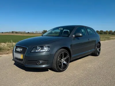 Gebraucht Audi A3 125 PS (91 kW) 2010 Grau Kleinwagen